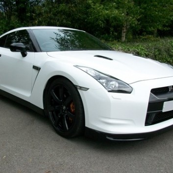 Nissan GTR Gloss White Vinyl Wrap