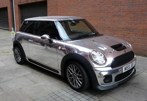 How Much to Wrap a Mini Cooper: Smart Budgeting Tips